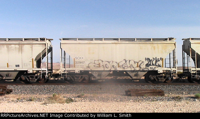 EB Unit Covered Hooper Frt at Erie NV W-Pshr -13